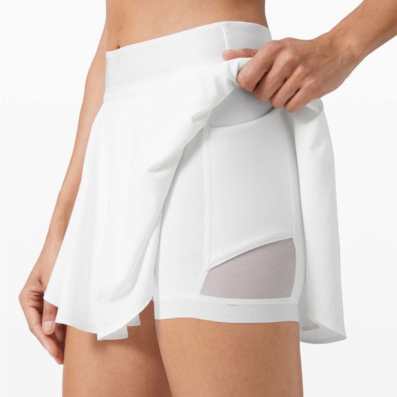 Lululemon Court Revival High Waist Skort in White Sz: 4 - Picture 4 of 10